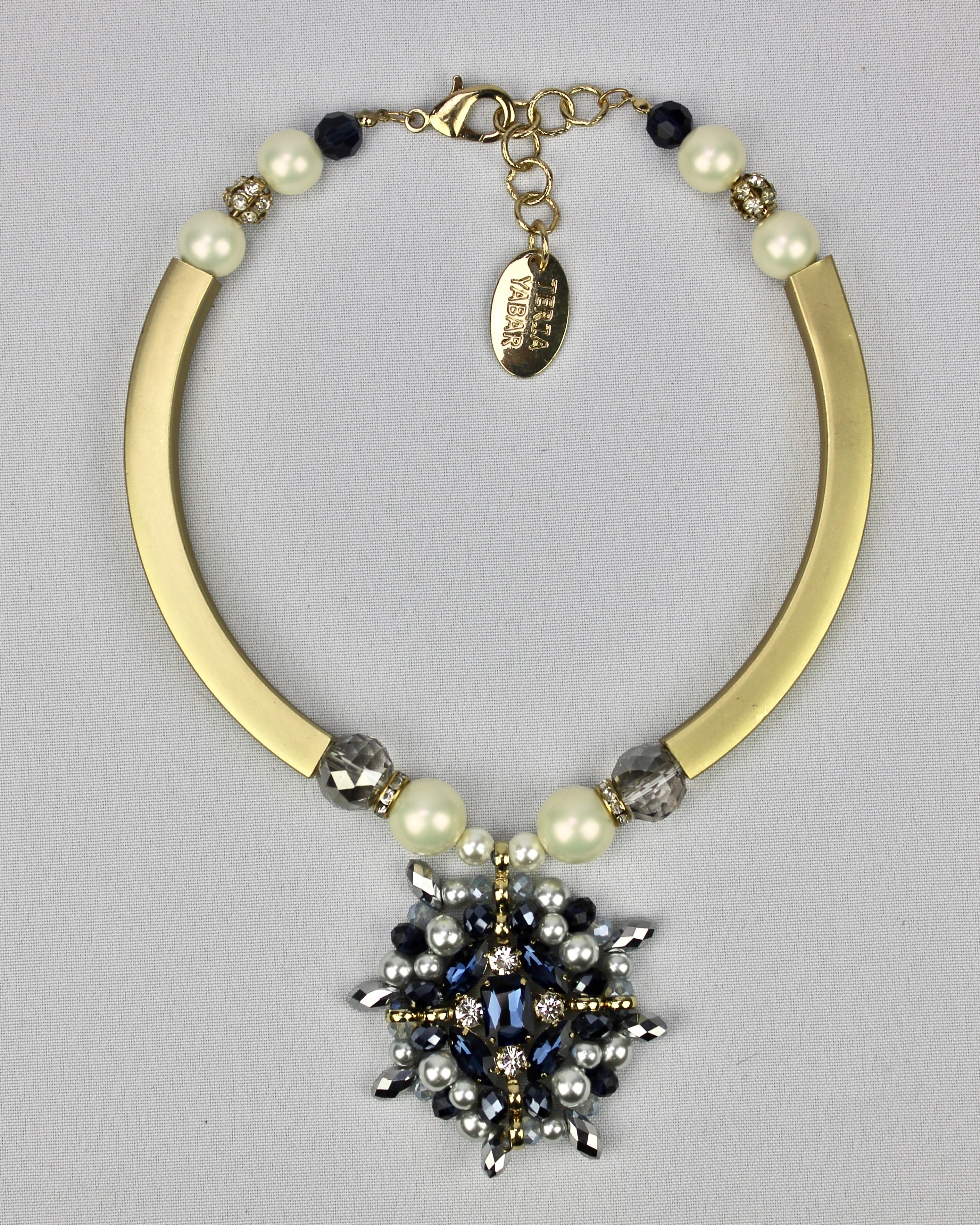Collier Design Doré Croix Perles Cristaux Bleus
